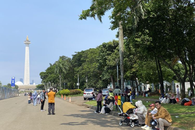 Libur Natal 2025, Monas Dipadati Wisatawan dan Pengunjung