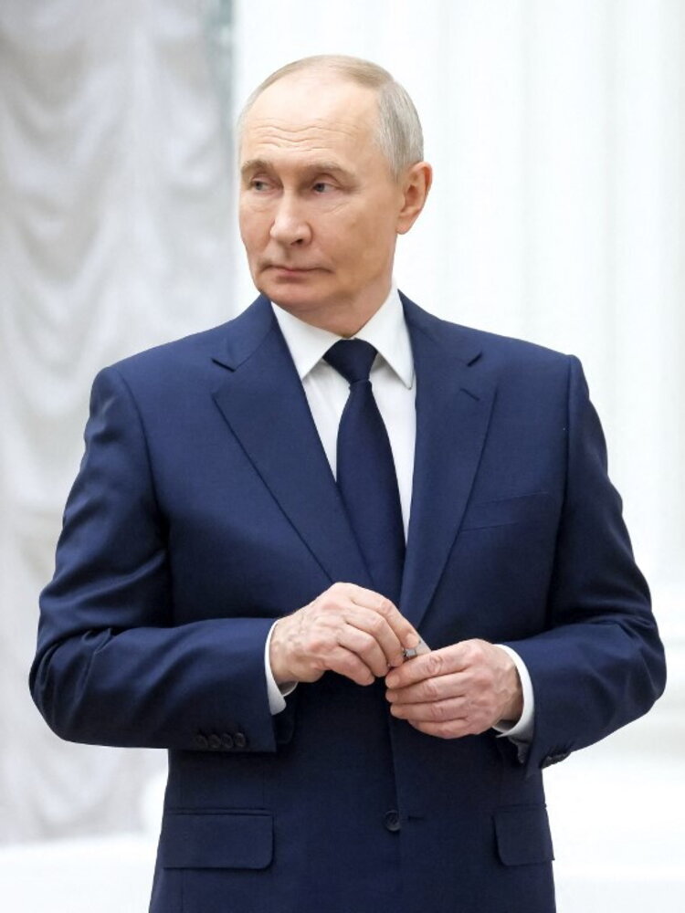 Il Cremlino: "Putin ha fatto gli auguri di Natale a Trump"