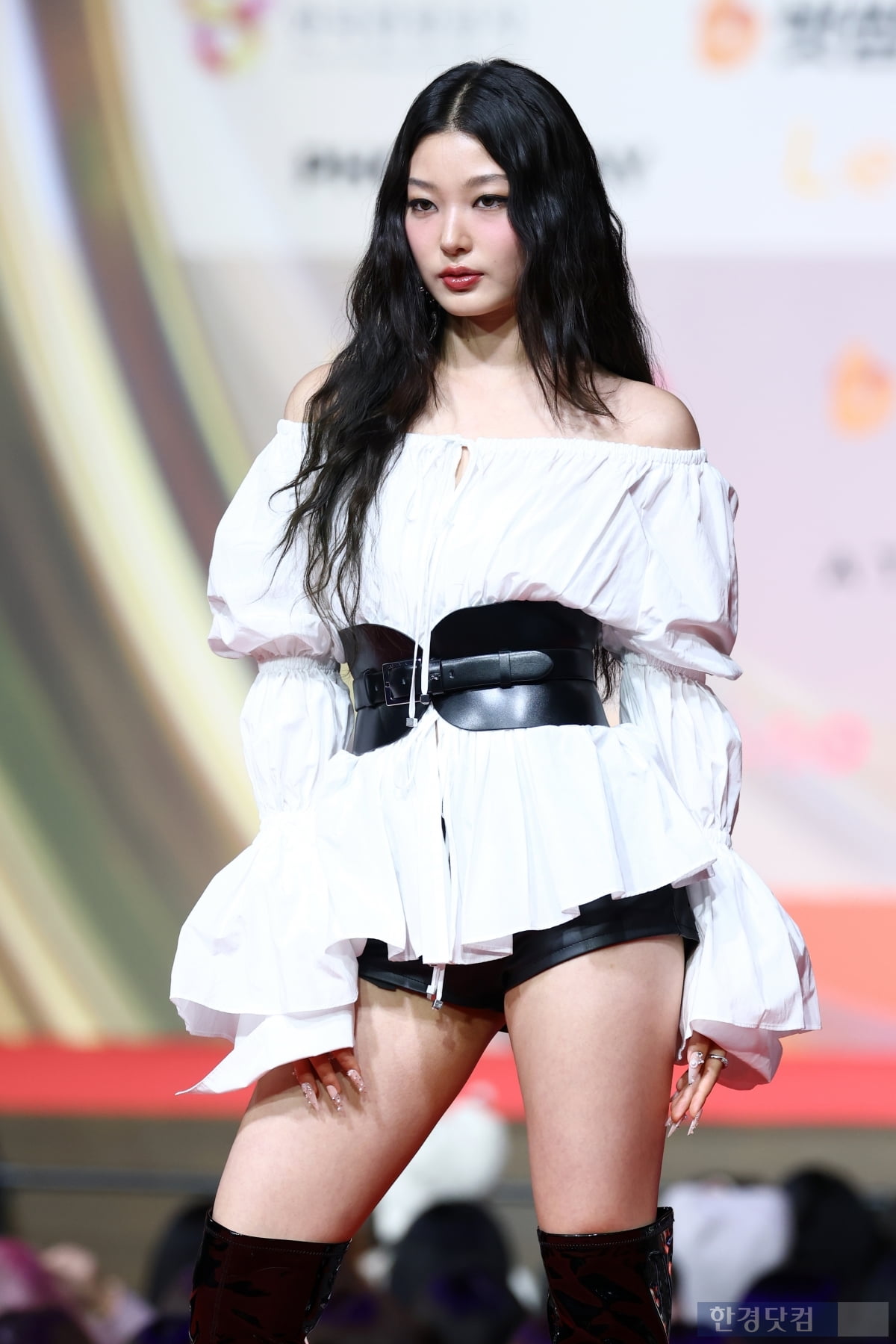 [포토+] 캣츠아이 윤채, '도도한 눈빛에 시선강탈' (2025 SBS 가요대전)