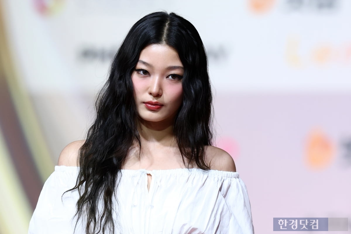 [포토+] 캣츠아이 윤채, '도도한 눈빛에 시선강탈' (2025 SBS 가요대전)