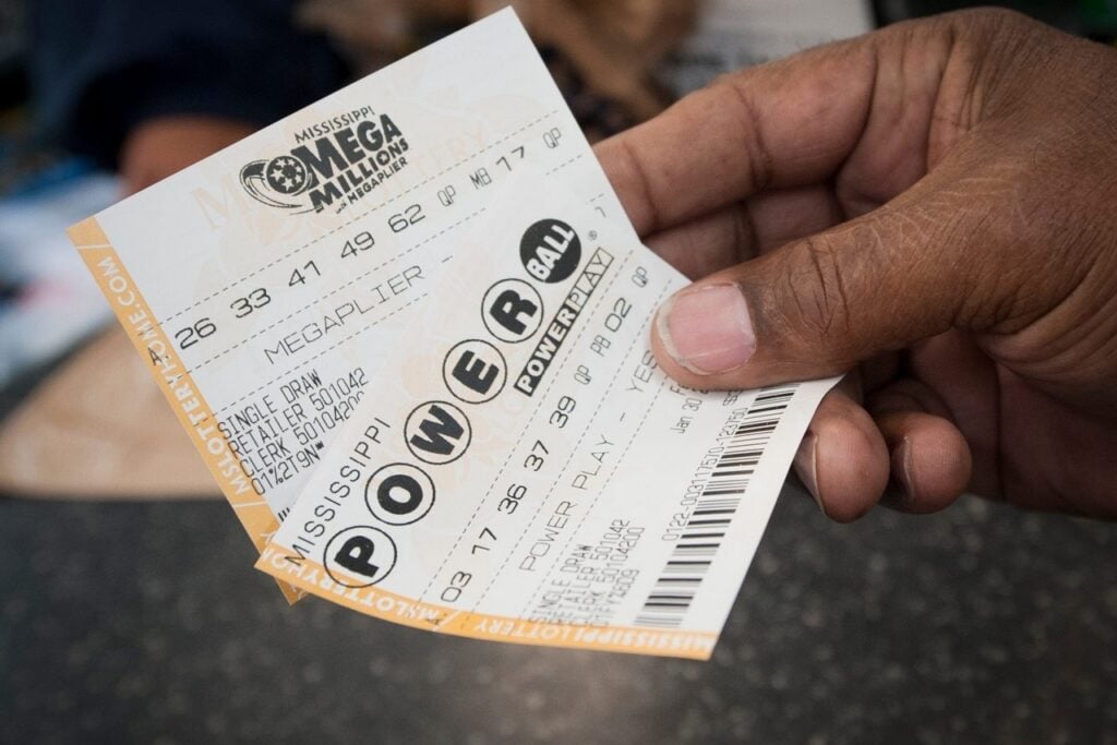 After winning $28 million at 21, he made one quiet money choice that ...