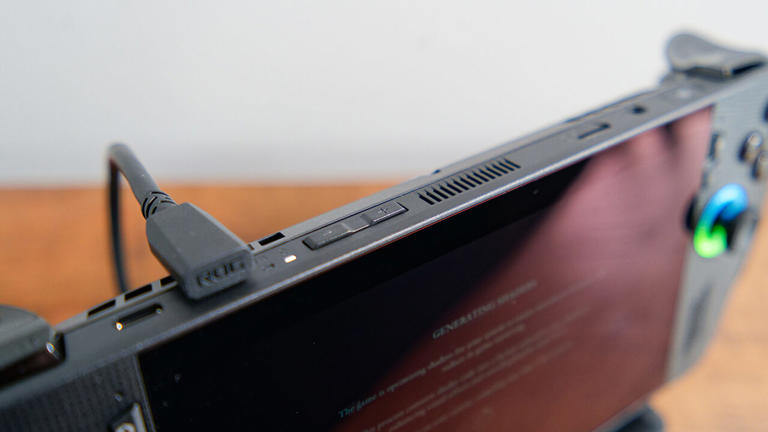 ASUS ROG Bulwark Dock DG300 review