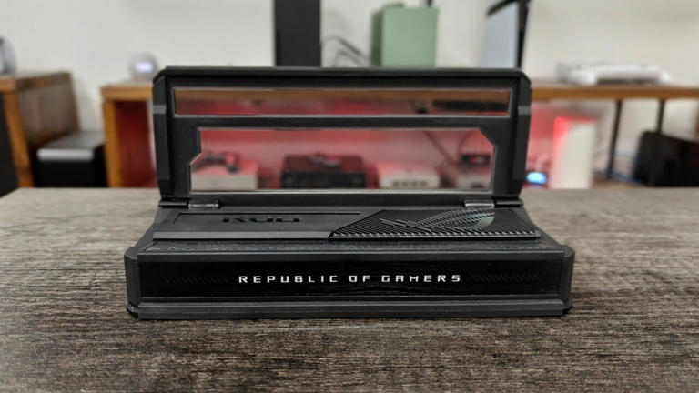 ASUS ROG Bulwark Dock DG300 review