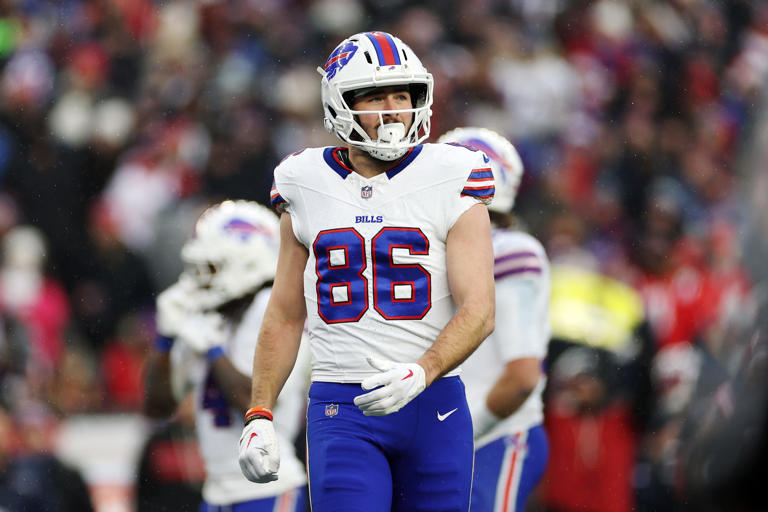 PFF: 5 lowest-graded Bills players on offense in Week 16 vs. Browns