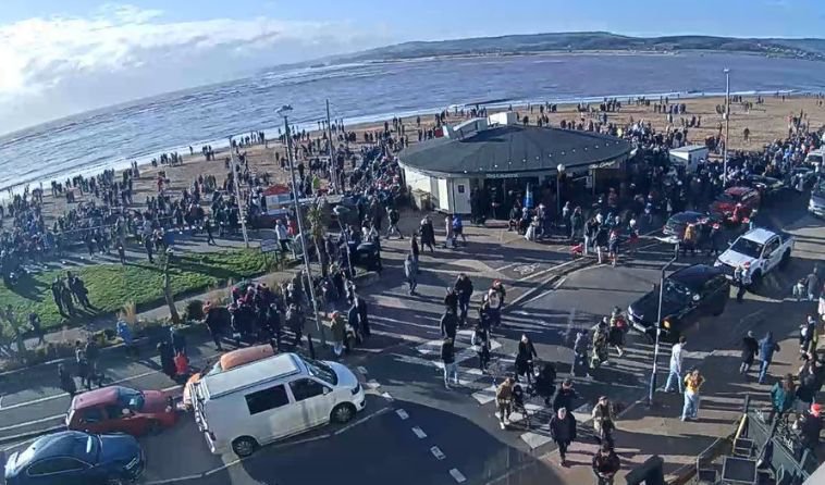 Swimmers rescued from sea in emergency incident off Devon coast<br><br>