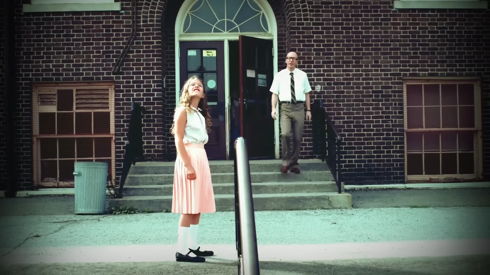 60 children saw this UFO - and heard it speak<br><br>