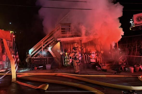Crews respond to fire that forces 7 out of 3-family home in Norwich