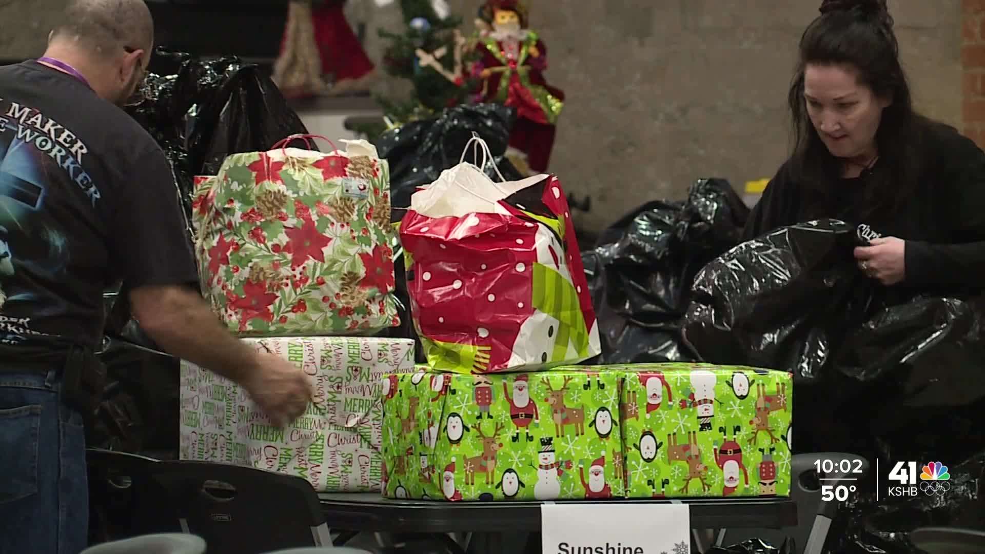 Does the mailman run on christmas eve