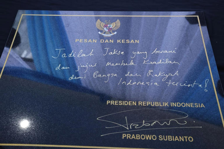 Prabowo Tegaskan Penertiban Kawasan Hutan: Kita Lawan Penyimpangan Puluhan Tahun!' (Ali A)