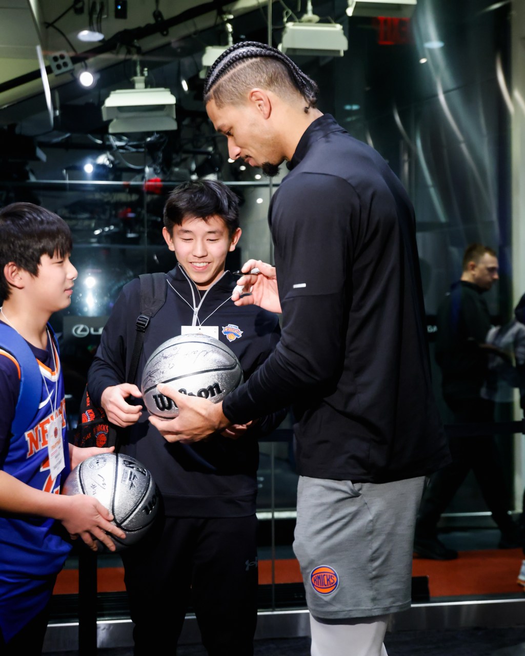 St. Knicks come through for struggling NJ family at Christmas Day game ...