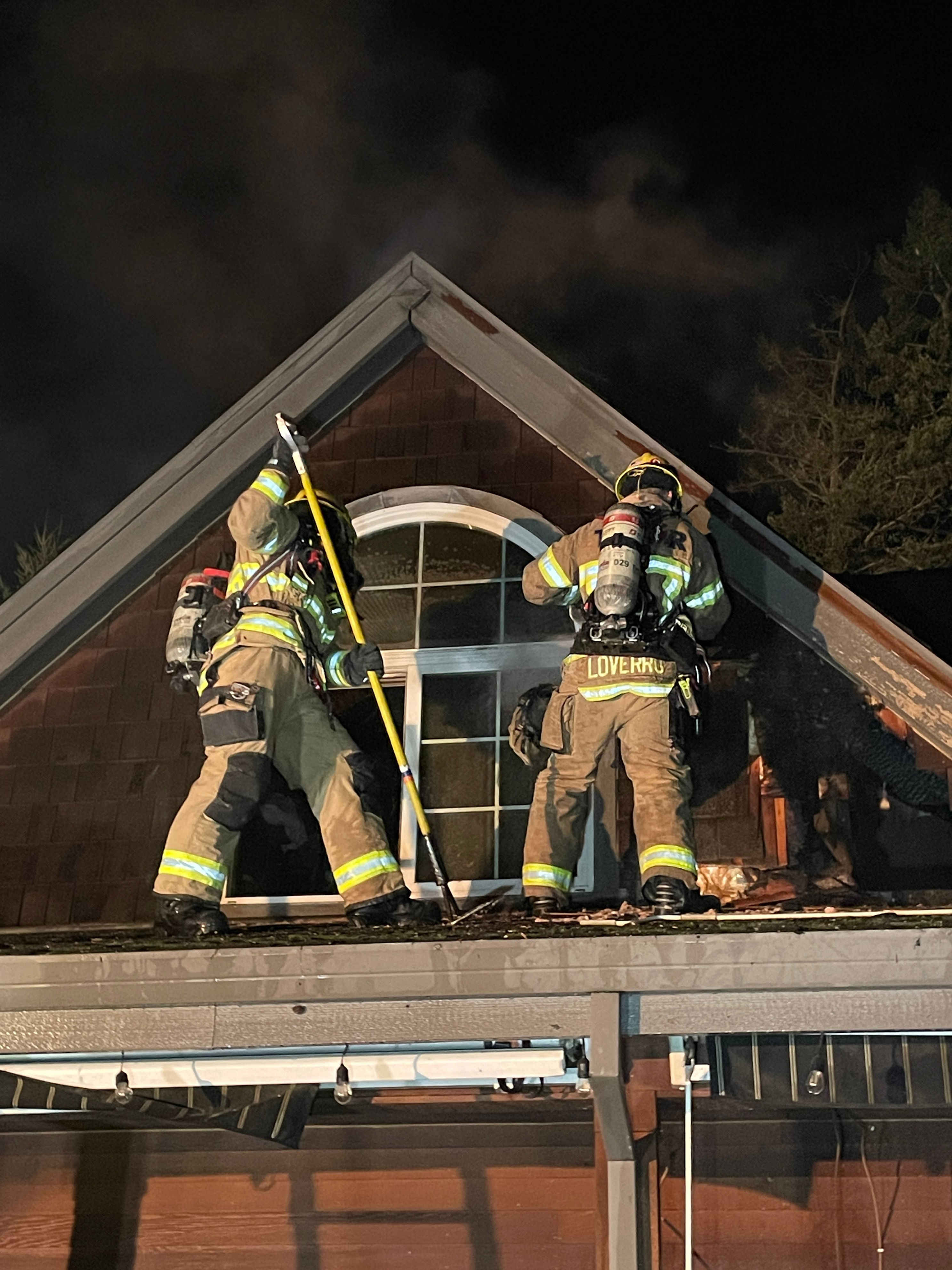 Family displaced on Christmas Eve after house fire in Washington County
