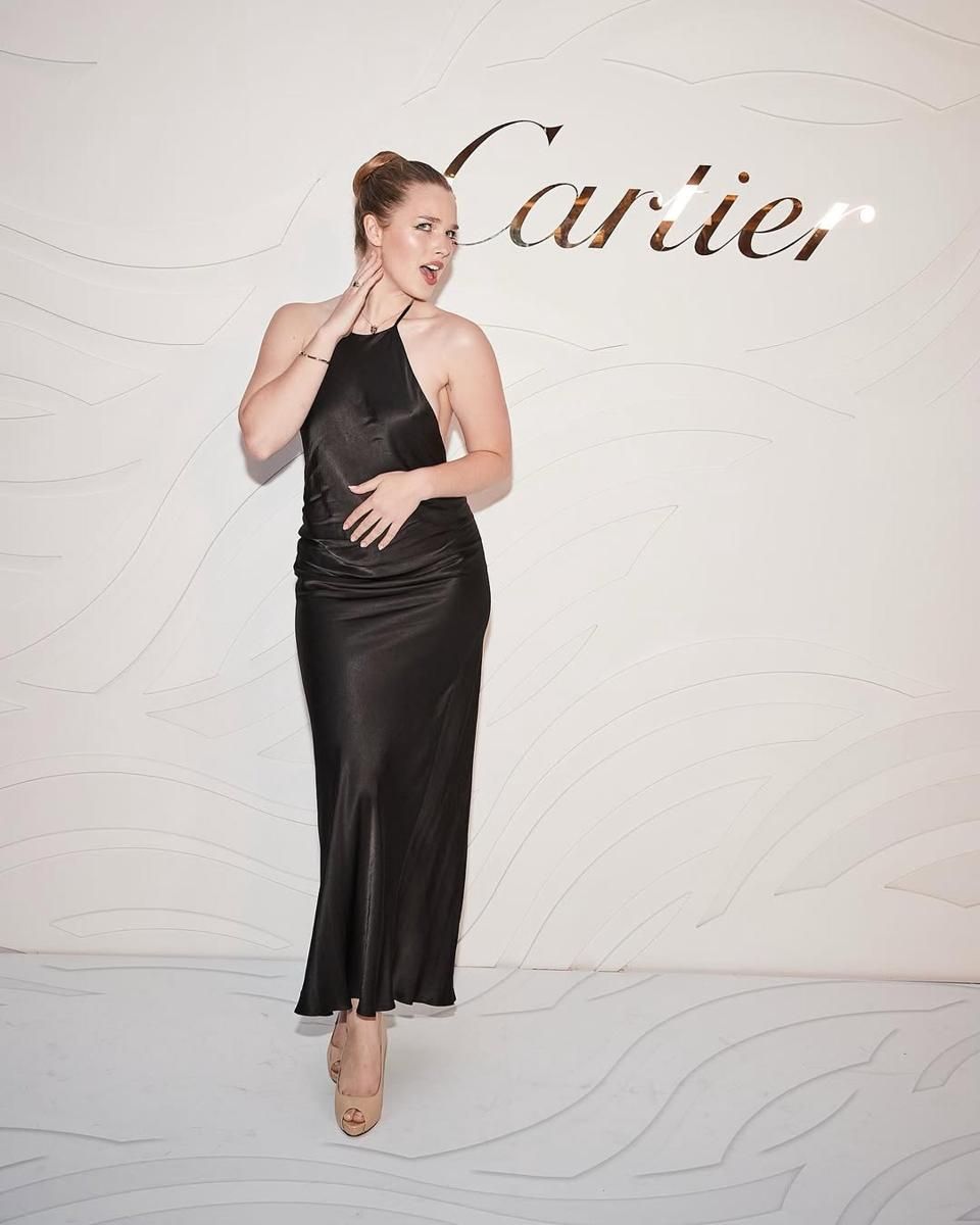 Deretan soft glam makeup a la Teagan Croft yang elegan dan timeless