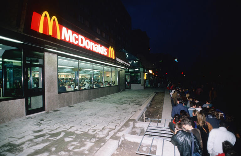 Russians queue at a McDonald’s restaurant in Moscow in April 1990.