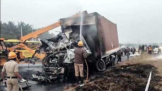 Karnataka: 6 dead as sleeper bus collides with truck