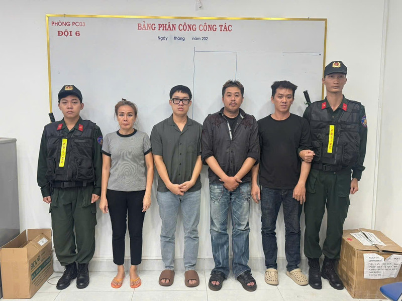 Báo điện tử Tiền Phong Các đối tượng tại cơ quan công an. Nguồn C.A 1