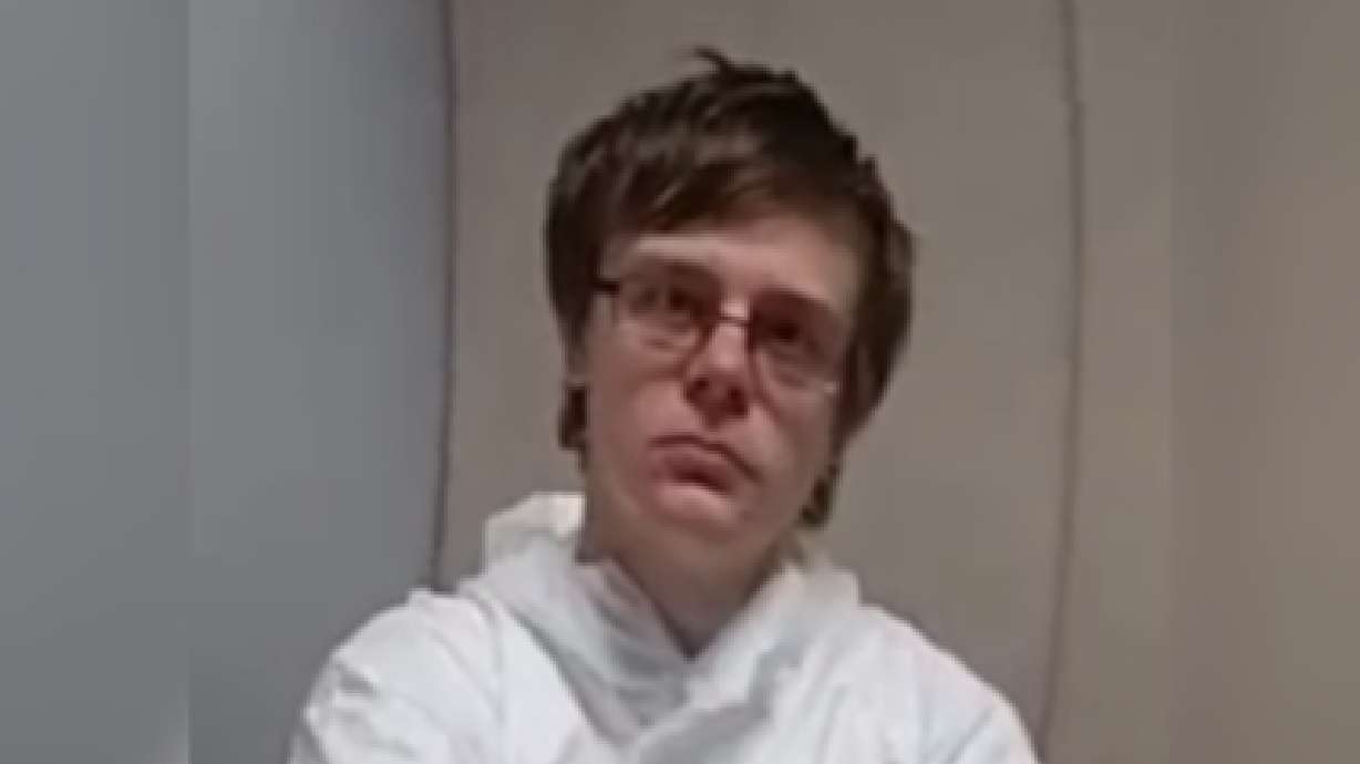 Man arrested with homemade bombs after making antisemitic threats, police say<br>