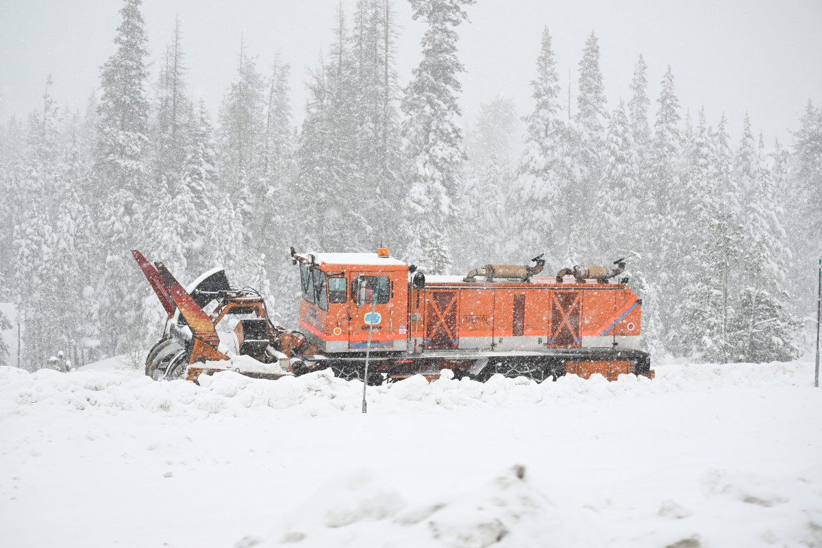 Winter weather warnings issued as 10 inches of snow expected to disrupt holiday travel<br><br>