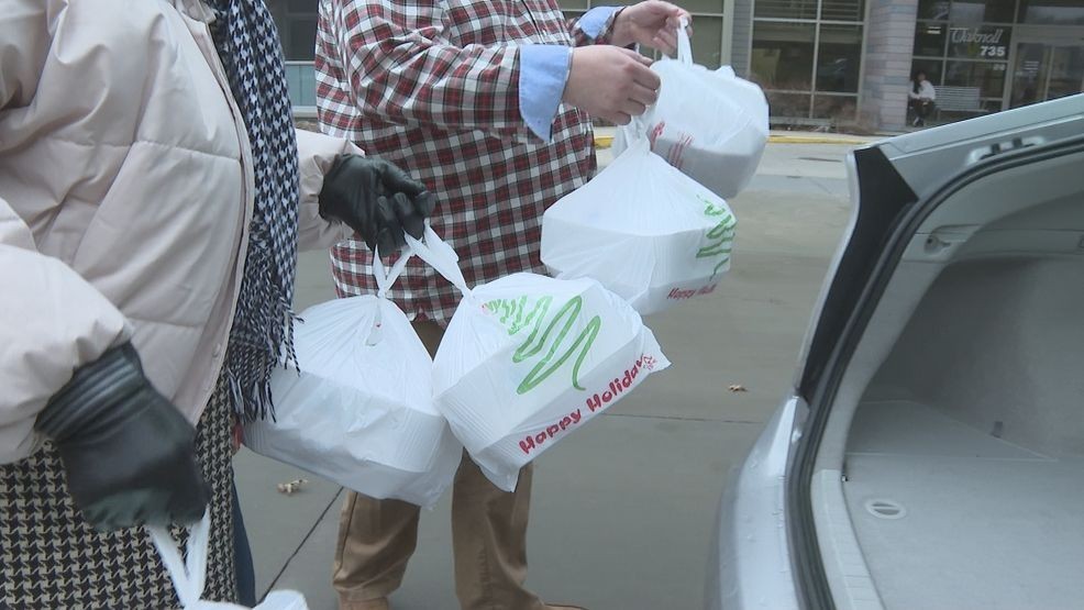 Meals on Wheels and Oaknoll unite to deliver holiday cheer to local seniors