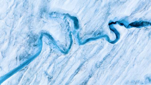 Expert issues warning as Arctic rivers turn bright orange: 'It's having ...