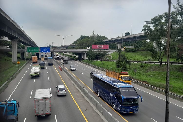 Bus di Lajur Kanan, Puncak Bebas Ganjil Genap