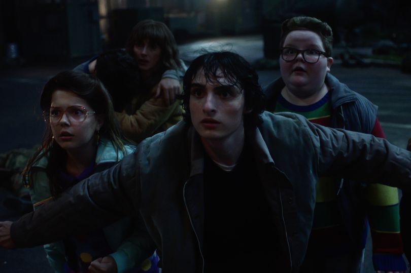Netflix fans 'sobbing' as they praise 'brave' Stranger Things coming ...