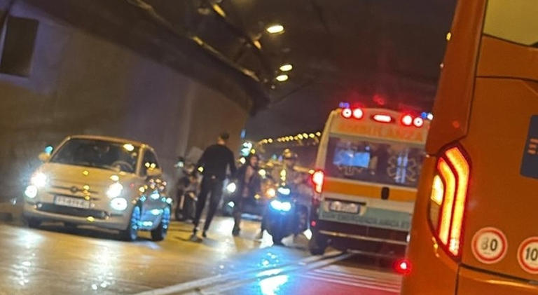 Incidente mortale nella galleria tra Vico Equense e Castellammare nel ...