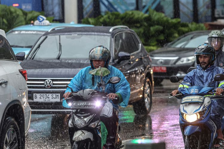 BMKG: Sebagian Besar Wilayah Indonesia Diguyur Hujan Selama Libur Nataru