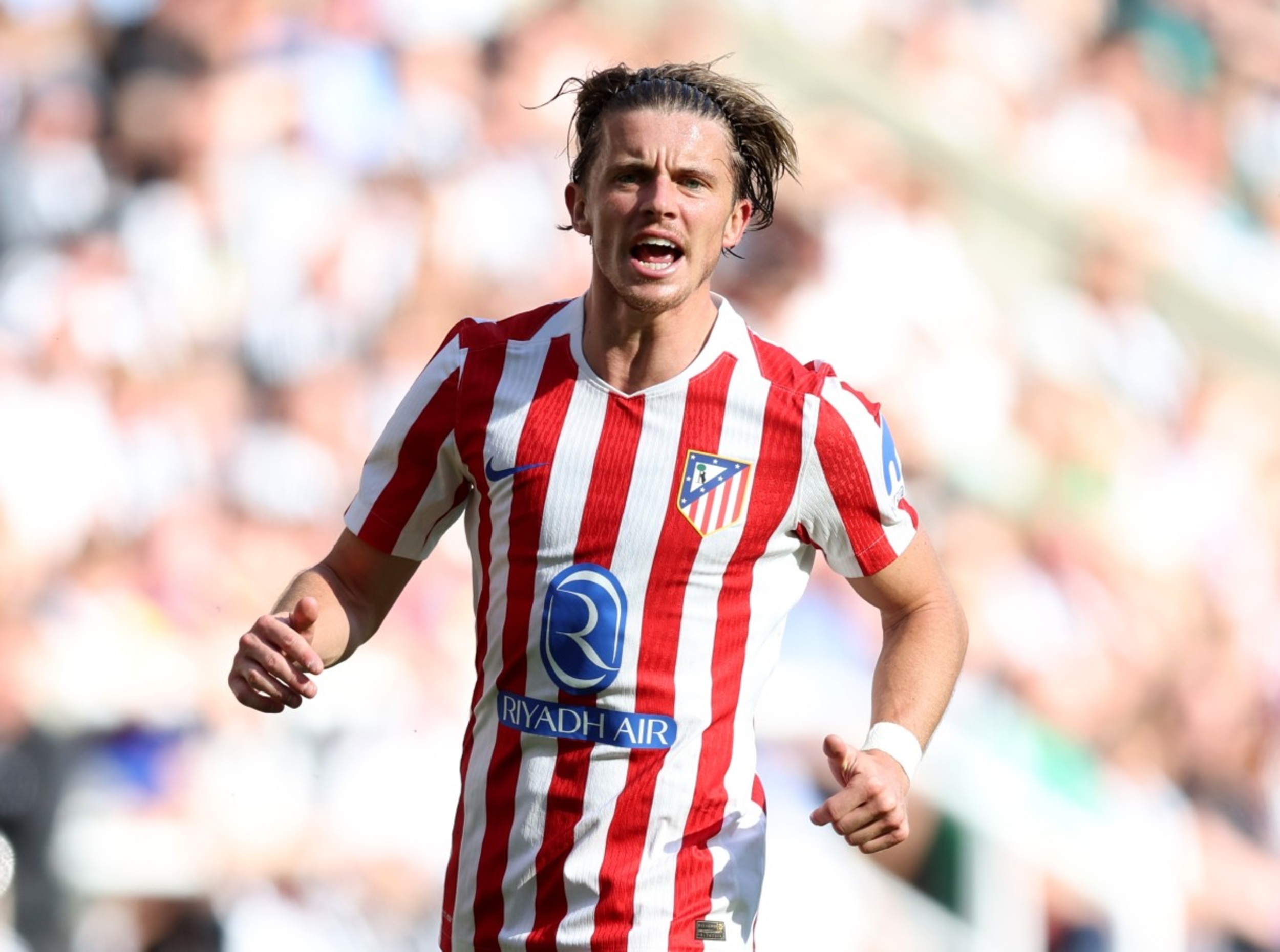 Fabrizio Romano confirms Man United stance on La Liga midfielder