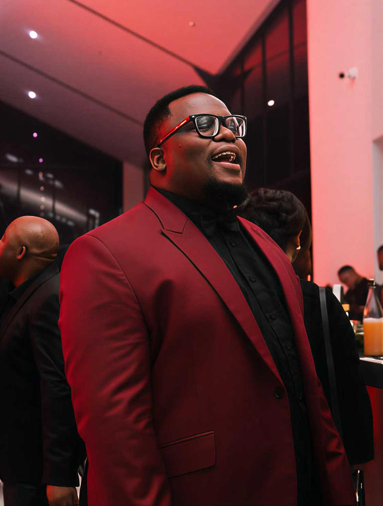 Take a look at what netizens had to say about Sol Phenduka recreating ...