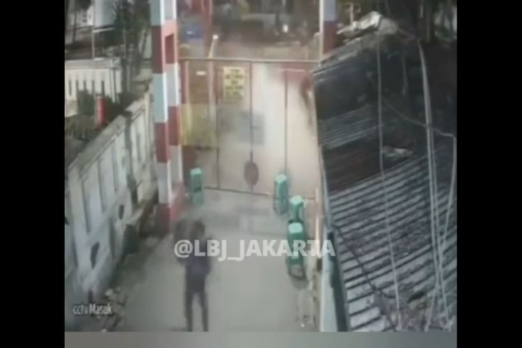 Dua petugas keamanan di Pulogadung dihasut sebelum disiram air keras