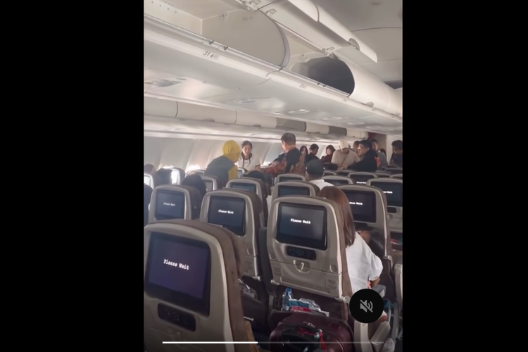Tren cerita penumpang Garuda menghadapi turbulensi | Wilayah berpotensi hujan lebat