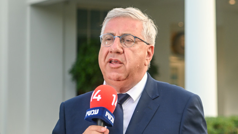 יעקב ברדוגו תוקף את ירון אברהם: "עיתונאי מחמד" | צפו - חדשות news from מעריב