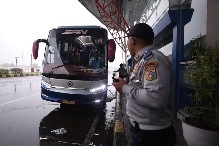 Libur Nataru 2026: Penumpang Terminal AKAP Jakarta Naik 78 Persen
