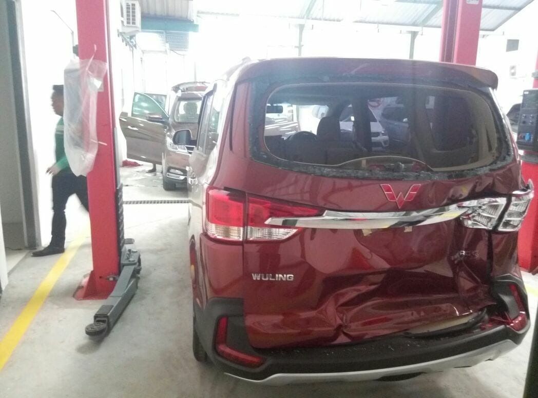 Suara Khas, Mobil Bekas Tabrakan Terbongkar Hanya dengan Memukul Catnya