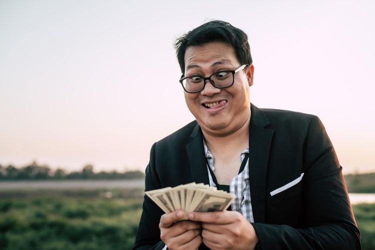 Shio paling beruntung 2026: bisnis melejit dengan strategi jitu