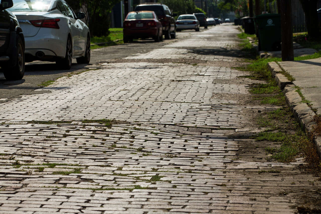 Sylvester Turner's 24-hour pothole push lives on in Houston; here's how ...