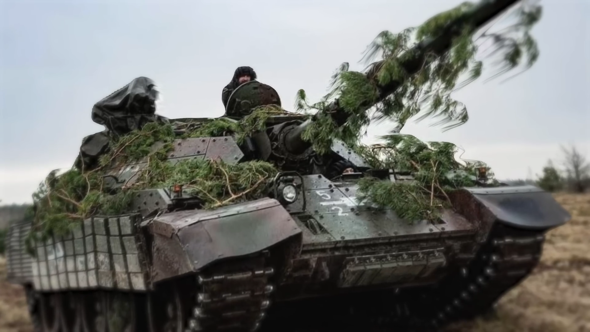 The survivor: Ukrainian tank survives direct artillery hit | Shocking ...