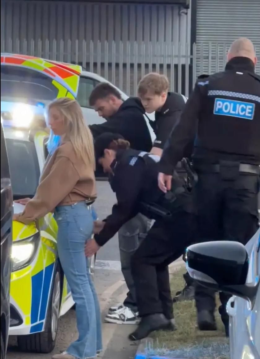 Pemeriksaan Fakta: Apakah Bonnie Blue Ditangkap Polisi Inggris?