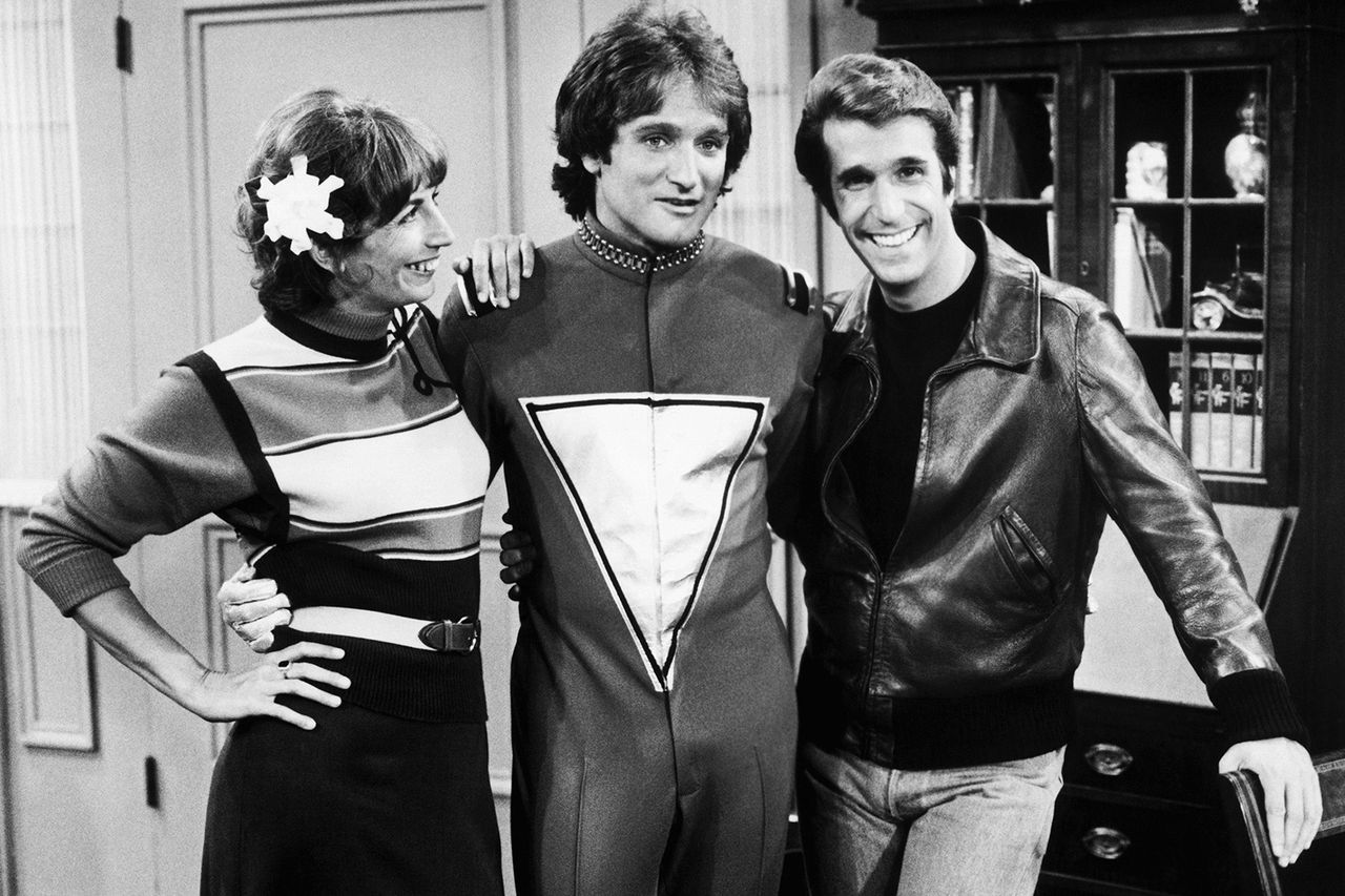 Courtesy Everett Collection Penny Marshall, Robin Williams, Henry Winkler on 'Happy Days'