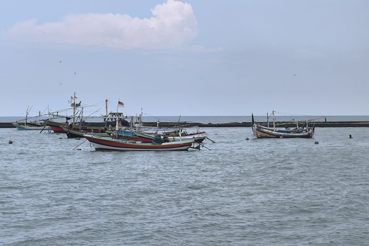 Bahan Bakar Solar Langka, Nelayan Pamekasan Terpaksa Beli Rp 9.000 per Liter