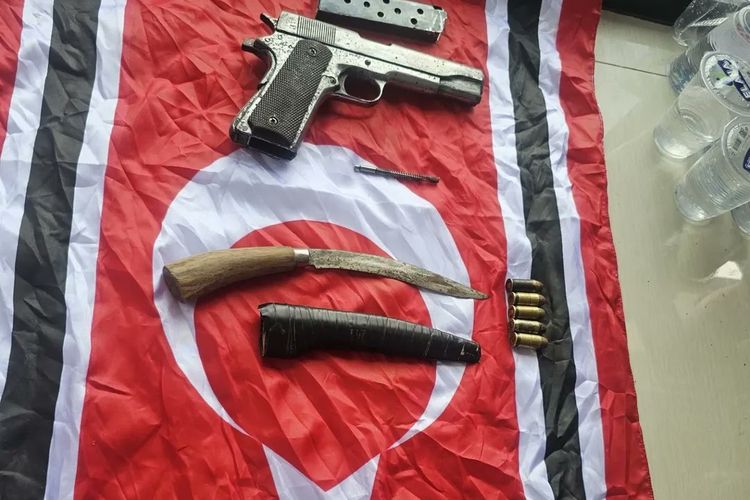 Bendera GAM dan Luka Lama yang Menggema di Tengah Bencana