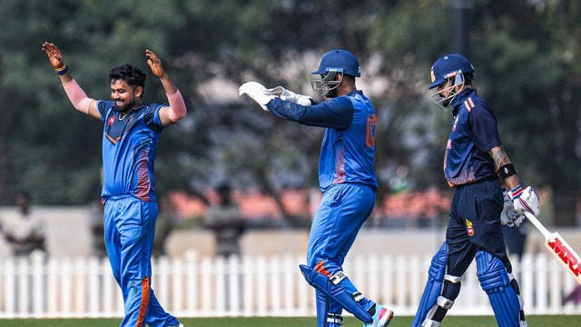 कौन हैं विशाल जायसवाल? जिन्होंने विराट कोहली को कराया स्टंप और ऋषभ पंत को किया क्लीन बोल्ड