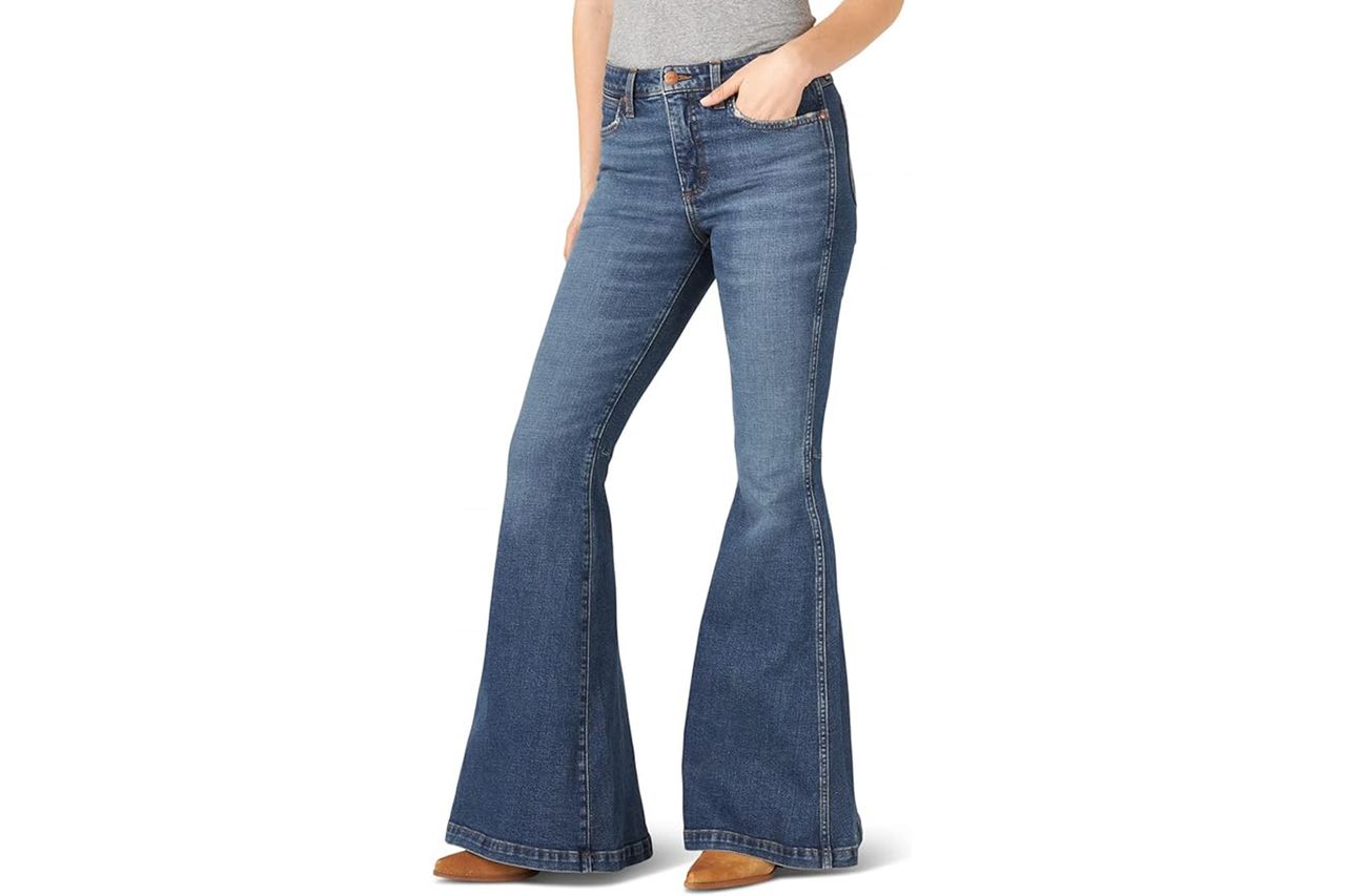 Amazon Wrangler Women's Retro High Rise Trumpet Flare Jean