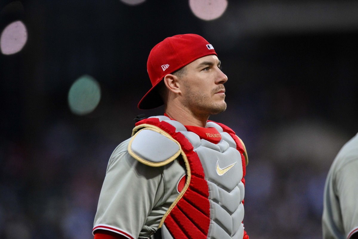 Phillies add catcher in MLB free agency after JT Realmuto report<br><br>