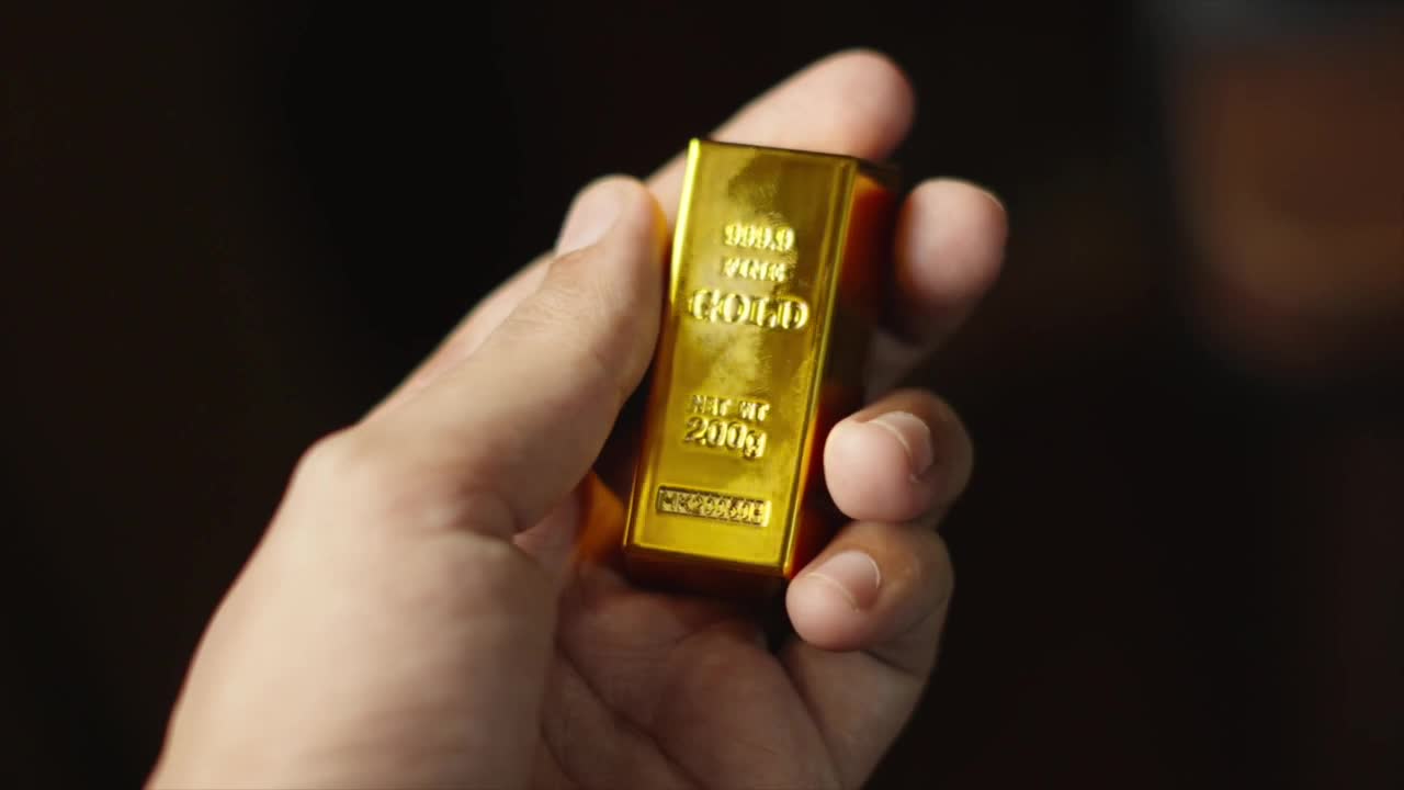 Soaring gold and silver prices come home to local shop