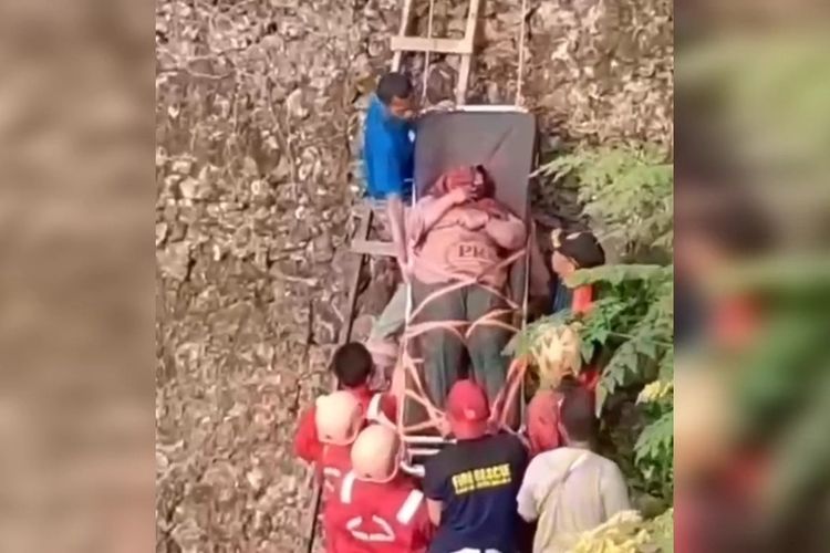 Wisatawan Tertjatuh dari Benteng Keraton Buton Saat Berfoto