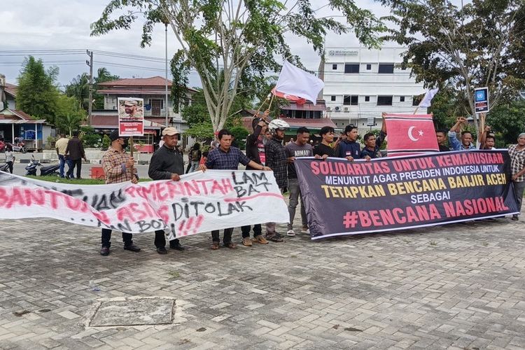 Demo Aceh Berujung Kerusuhan: Anggota DPR Minta Kedamaian, TNI Jelaskan Kondisi