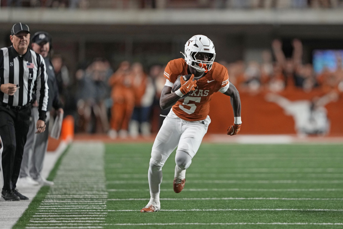 Preseason All-American RB enters college football transfer portal