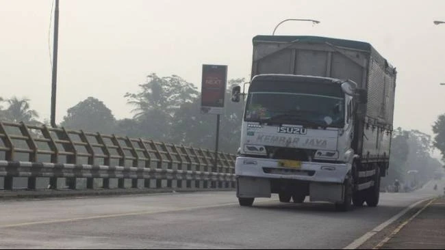 Kendaraan Sumbu 3 Dilarang Melewati Tol Hingga 4 Januari 2026