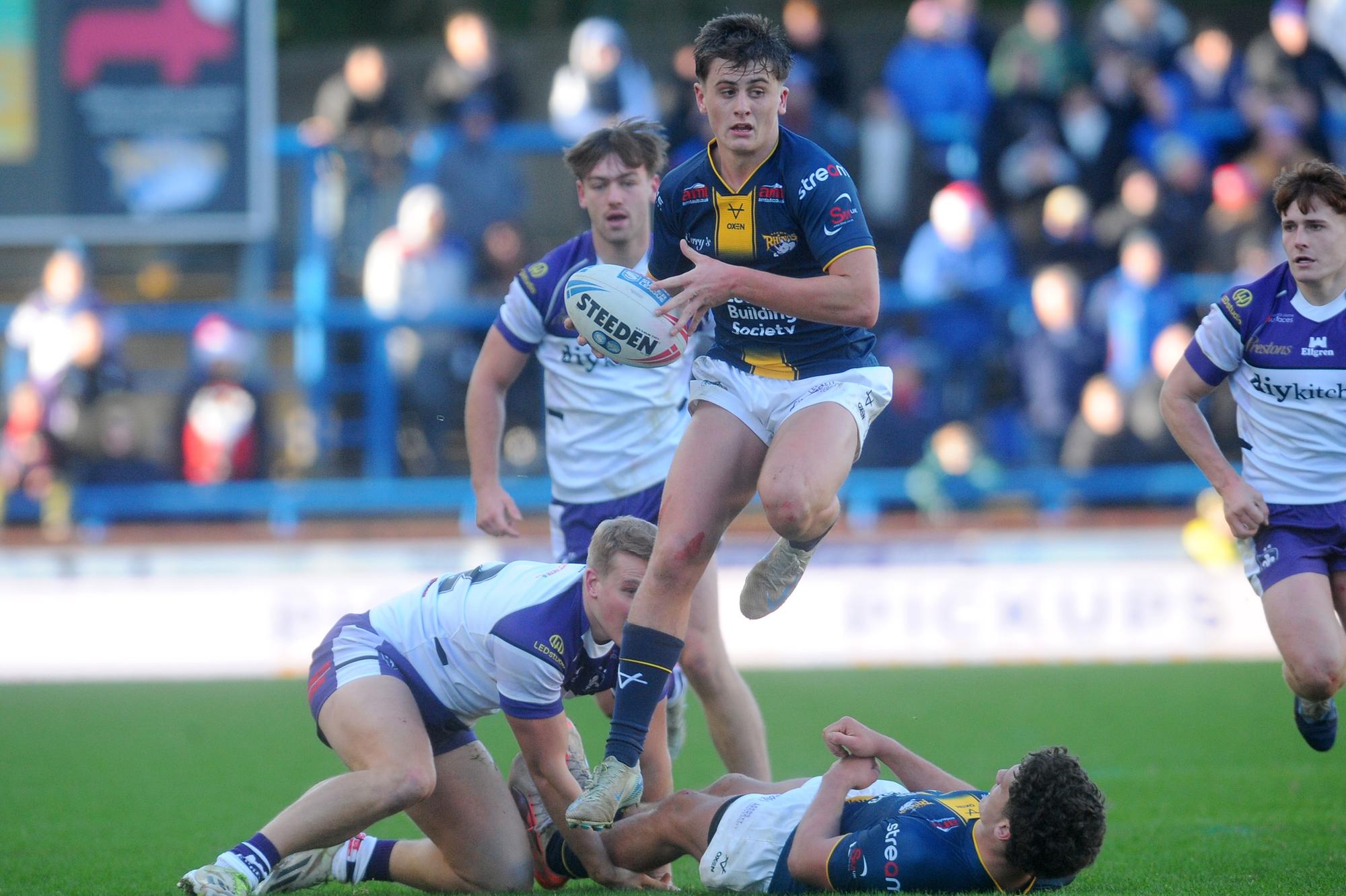 Leeds Rhinos coach praises ref in Wakefield Trinity win as ruck change ...